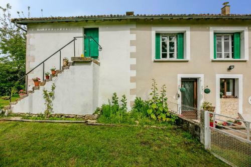 3-bed Rustic French Cottage We Welcome Families