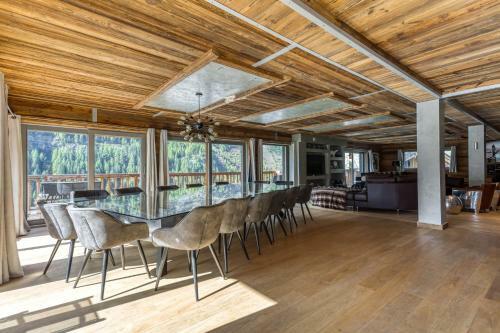 Chalet Carte Blanche Tango Charlie