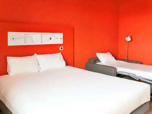 Hotel Ibis Budget Beauvais Aeroport