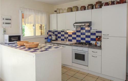 Awesome Home In Valras Plage W/ 2 Bedrooms