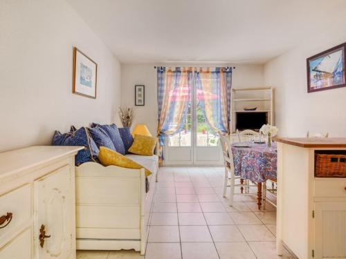 Holiday Home Les Hautes Folies-7