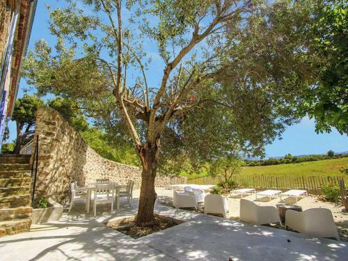Alluring Apartment In Villes�que With Jacuzzi