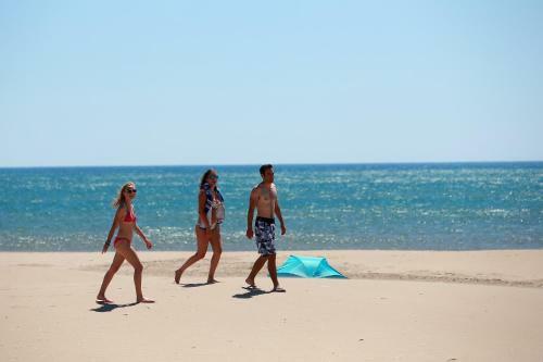 Camping La C�te Des Roses *** - Maeva