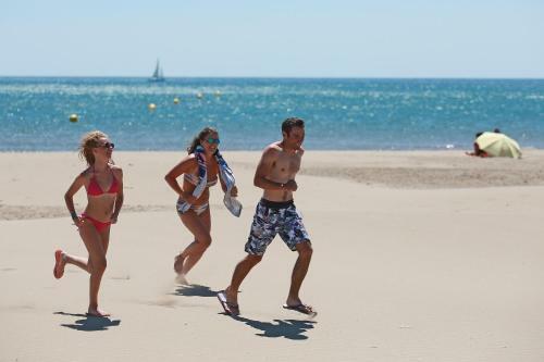 Camping La C�te Des Roses *** - Maeva