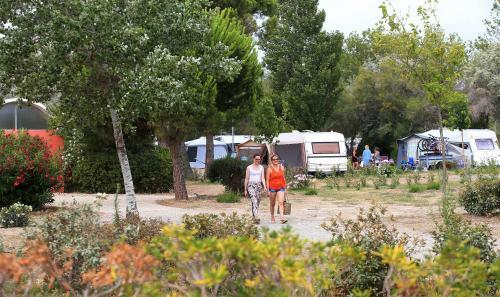 Camping La C�te Des Roses *** - Maeva