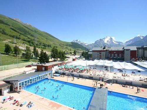 Luxury Apartment With Balcony In Beautiful Les Deux Alpes