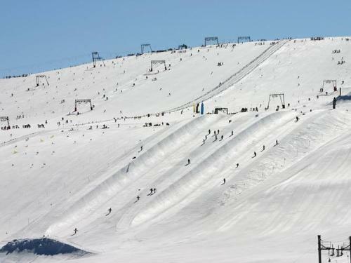 Luxury Apartment With Balcony In Beautiful Les Deux Alpes