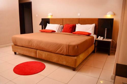 Hotel Swiss Cottage Suites
