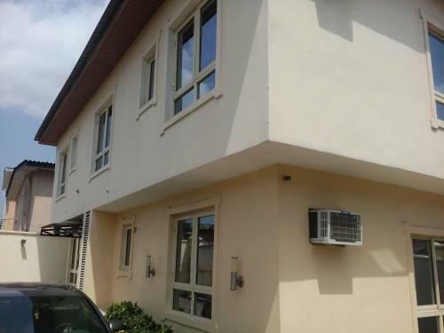 Hotel Swiss Cottage Suites