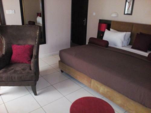 Hotel Swiss Cottage Suites