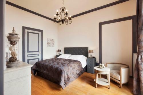Mercurey Chateau Sleeps 16 Pool Wifi