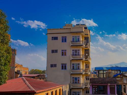 Hostal Grand Millennium Guest House