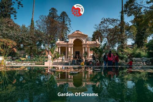 Hostal Grand Millennium Guest House