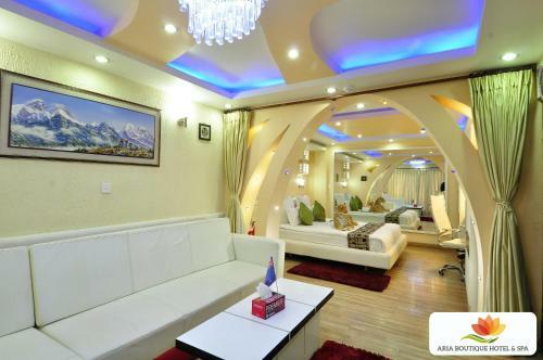 Royal Penguin Boutique Hotel