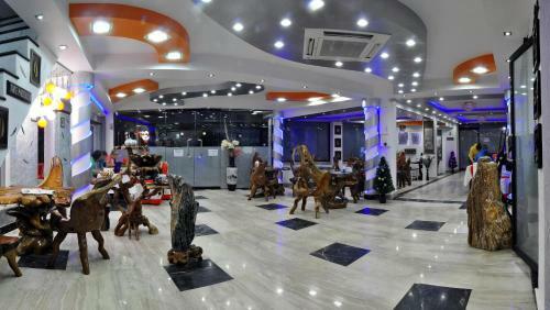 Royal Penguin Boutique Hotel