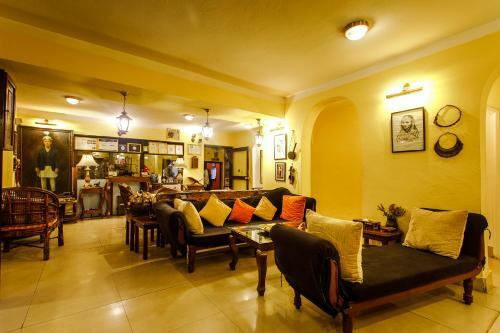 Hotel Ambassador Garden Home