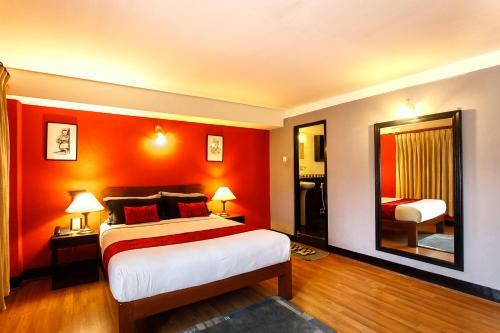 Hotel Ambassador Garden Home