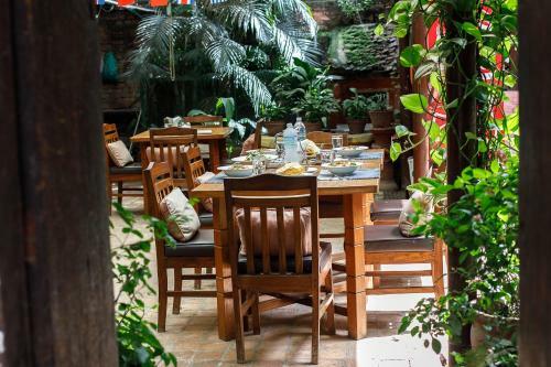Hotel Ambassador Garden Home