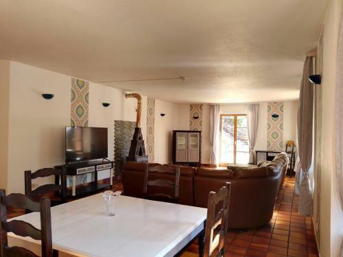 Hotel La Belle Charbonni�re