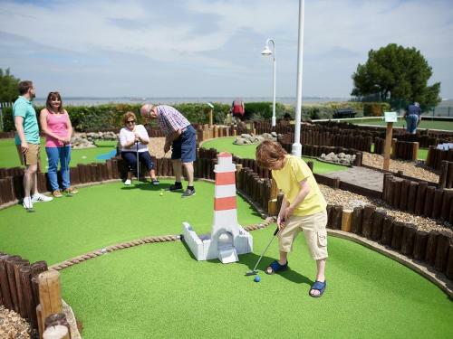 Holiday Home Allhallows-6