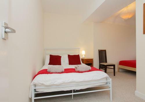 Large Cosy House Ideal For Corporate Lets