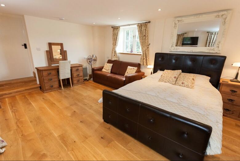 Hanger Down House Bed And Breakfast