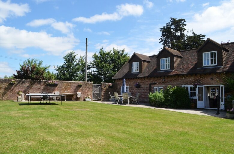 Hanger Down House Bed And Breakfast