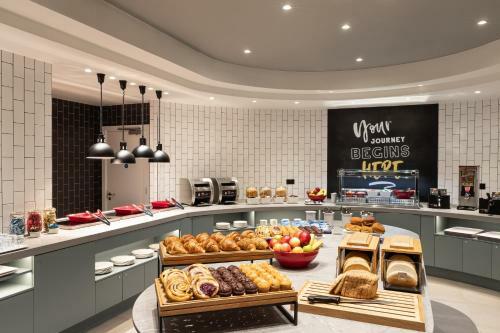 Hotel Hampton By Hilton Ashford International