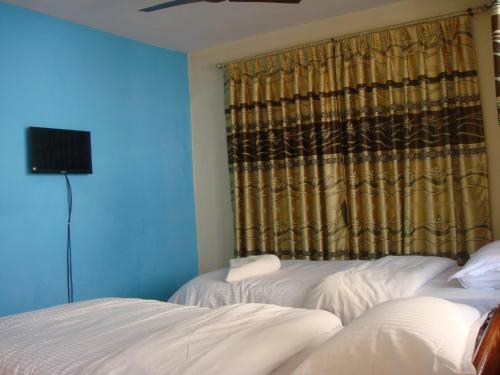 Hostal Holyland Guest House