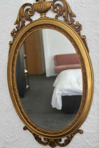Hotel Chequers Inn