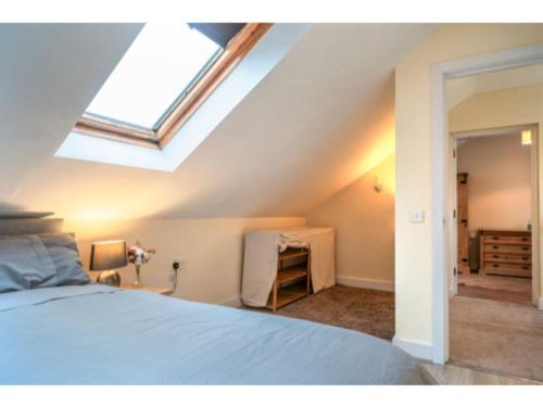 Pass The Keys - Lovely Apartment With 3 Double Bedrooms