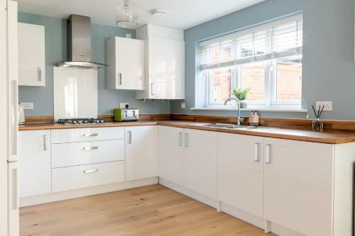 Beautiful 4-bed Detached House In Bicester