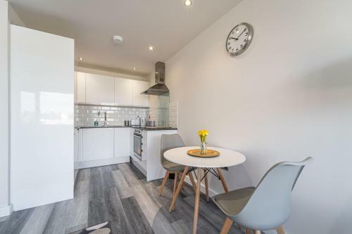 Moda Stays - The Interchange Serviced Apartments