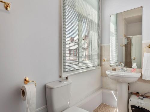 Comfortable Apartment In Blackpool Near Sea