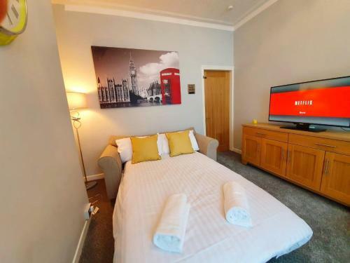 Sunflower Suite Under Sasco Apartments