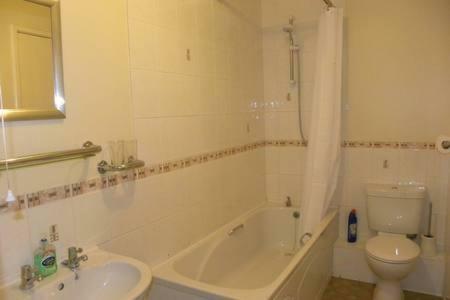 Cosy 2 Bed House In Seaside Town