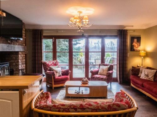 Red Squirrel Lodge
