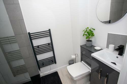 Modern 2 Bedroom Apartment In Bolton