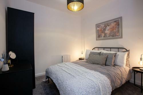Modern 2 Bedroom Apartment In Bolton