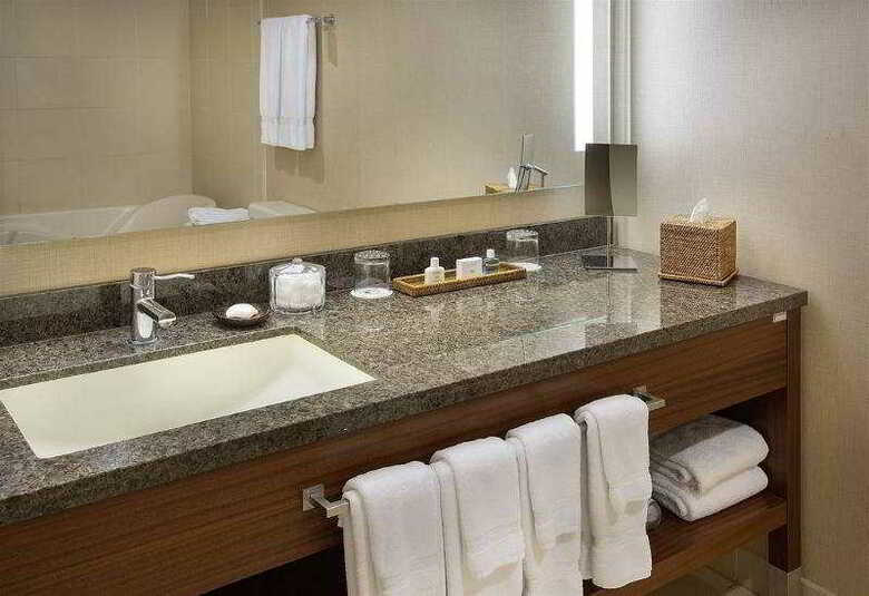 Maui Coast Hotel
