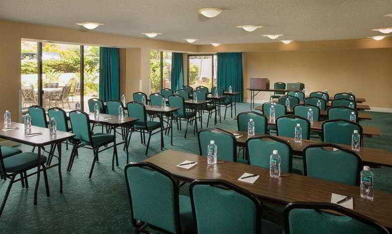 Maui Coast Hotel