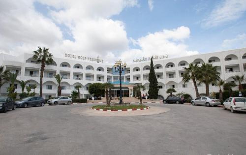 Hotel Golf Residence(.)