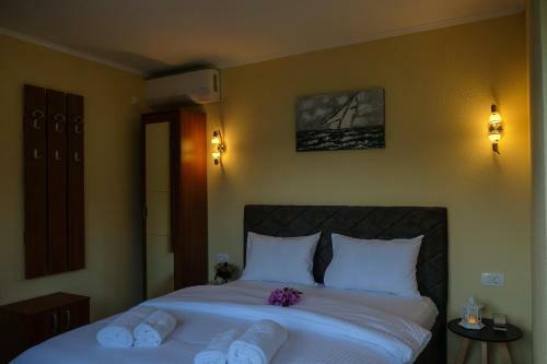 Apartments Perasto