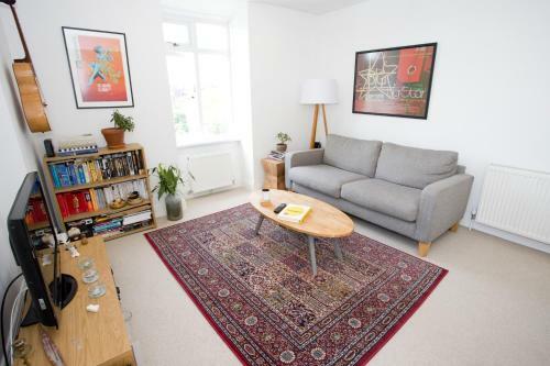 Wilton Apartment - 2 Bedroom - Great Location