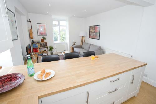 Wilton Apartment - 2 Bedroom - Great Location