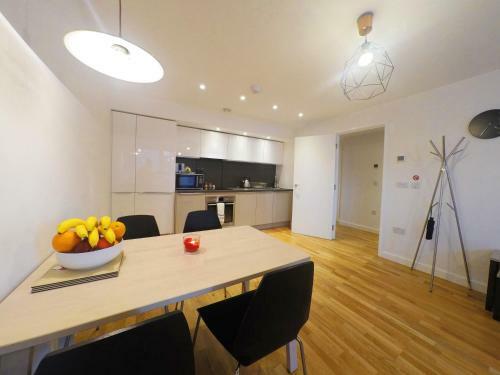 West Side Apartments -brentford, London