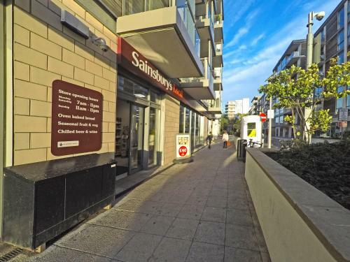 West Side Apartments -brentford, London