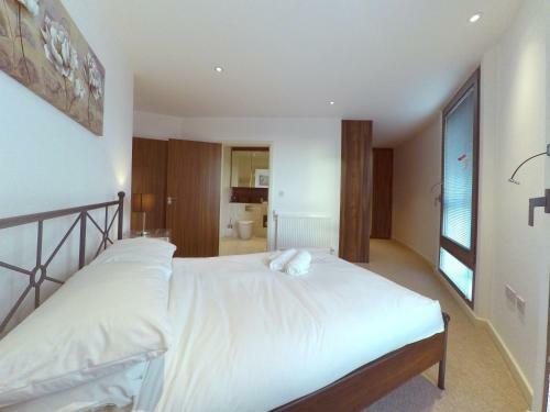 West Side Apartments -brentford, London