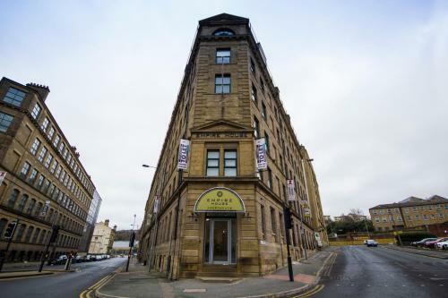 Empire Apartments