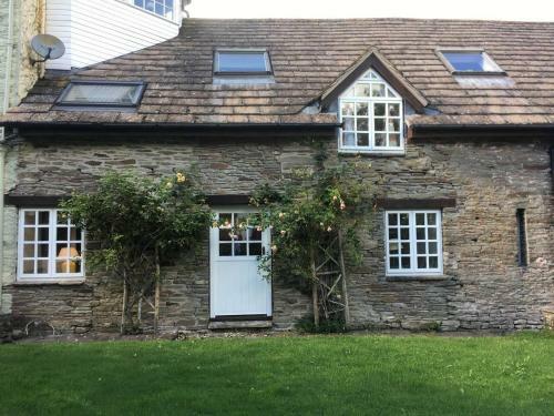 Beautiful 6-bed Home In Brecon